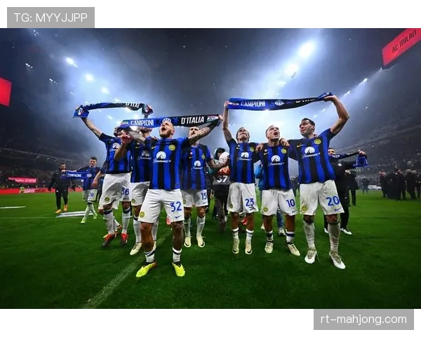 意甲俱乐部联合举办“开放训练日”,吸引数万球迷到场 意甲俱乐部联合举办“开放训练日”,吸引数万球迷到场